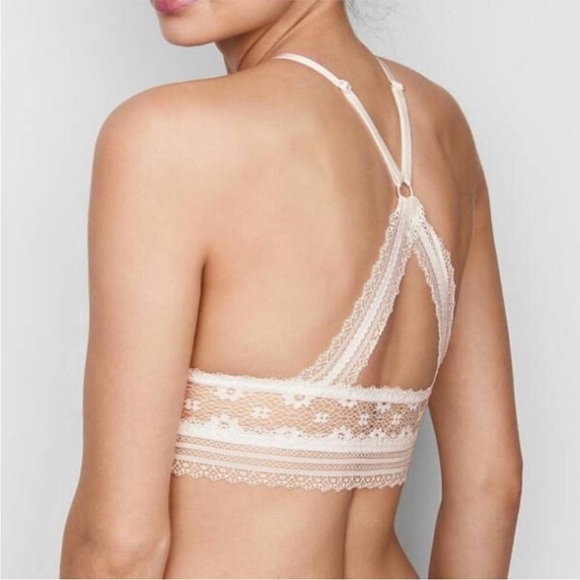 Victoria's Secret Cream Bra with Delicate Lace - Picture 2 of 10